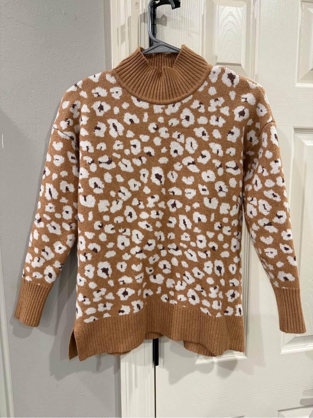 Loft Women’s Tan Leopard Print Mock Neck Sweater Sz S